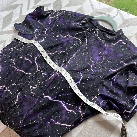 TORRID Black Lightning Streaks Rash Guard Swimsuit size 3X - Picture 7 of 9